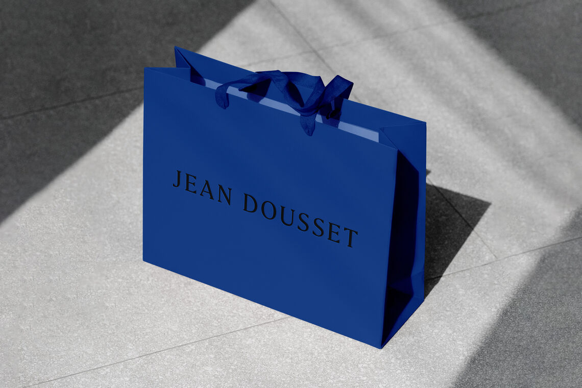 shopping bag on street horizontal mockup05